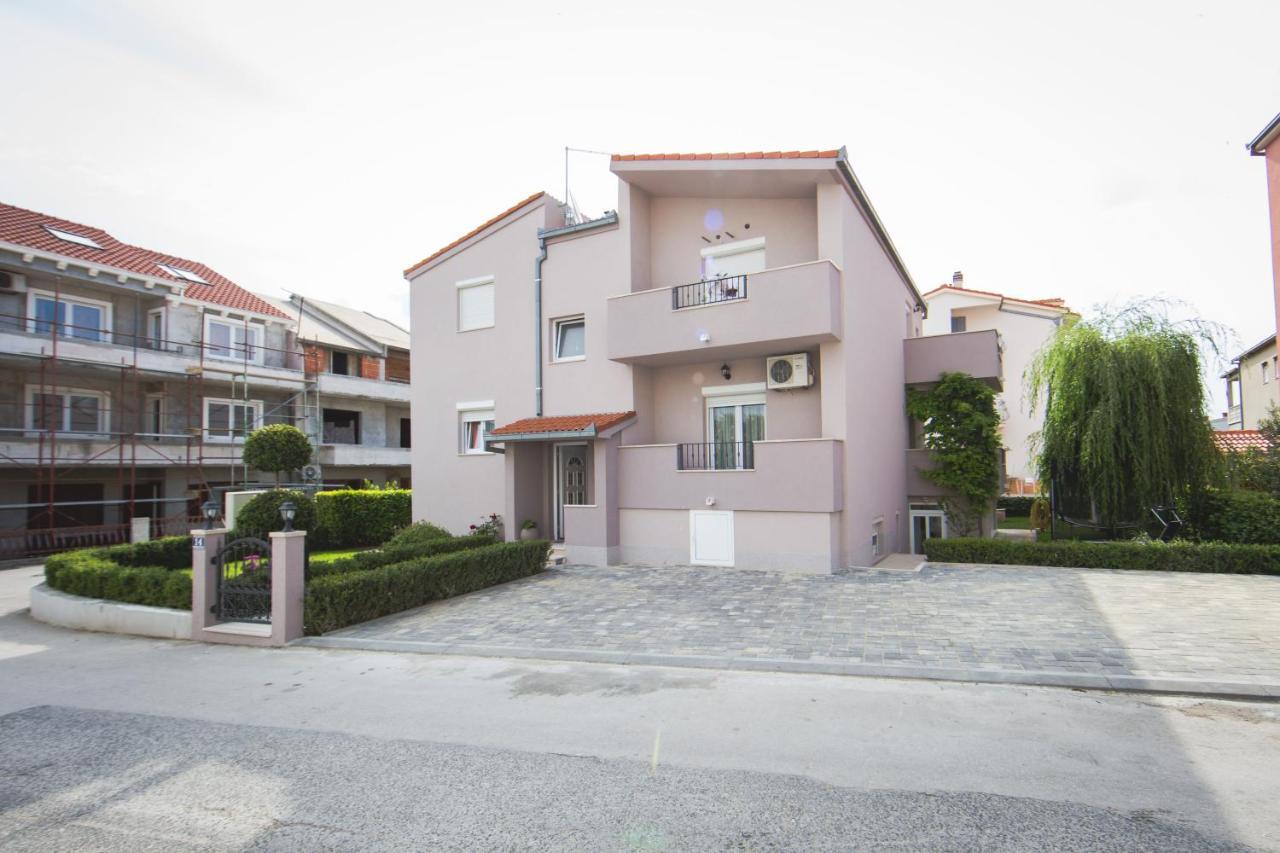 Apartment Karla&Nella Stobreč エクステリア 写真