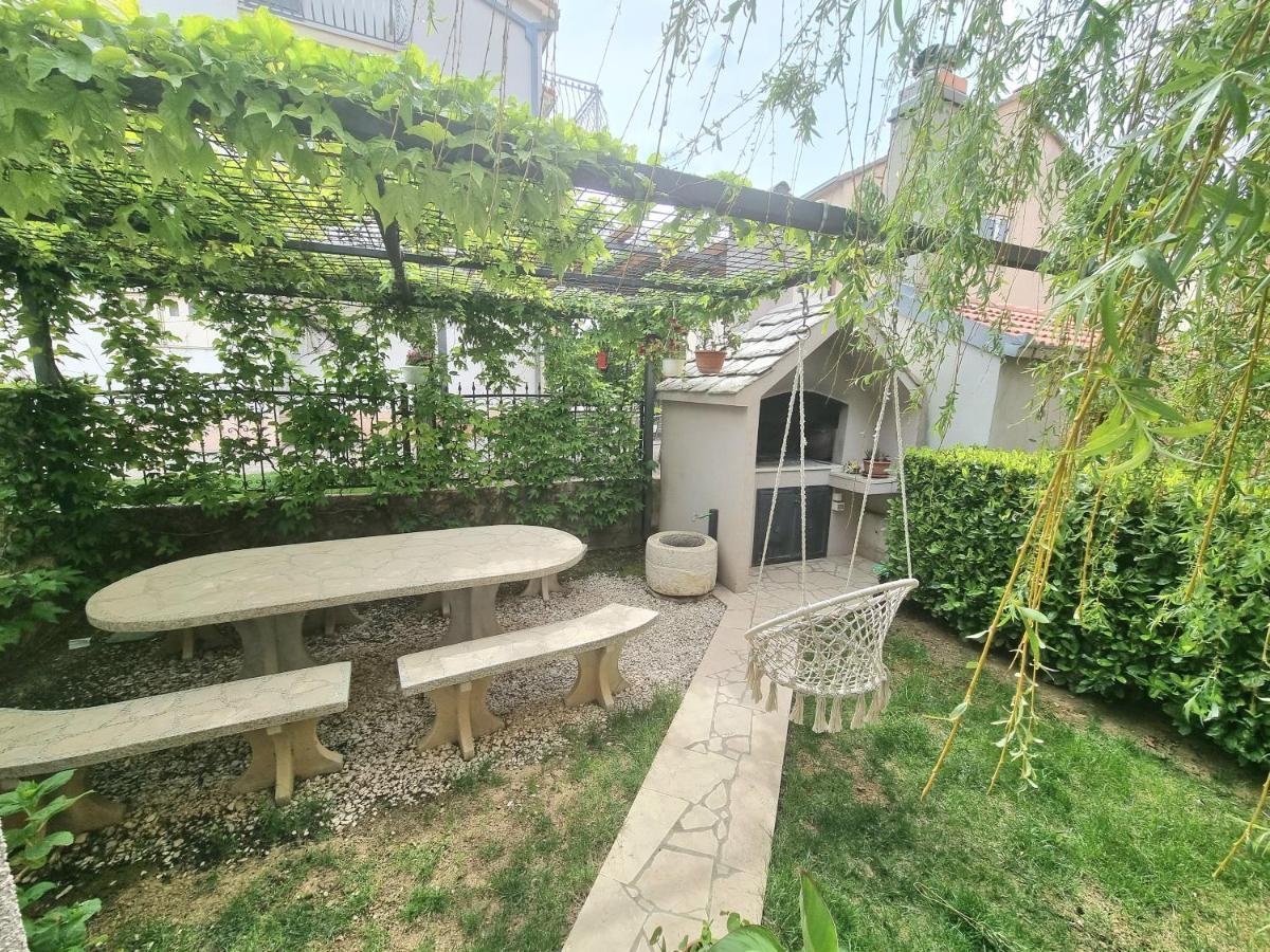 Apartment Karla&Nella Stobreč エクステリア 写真