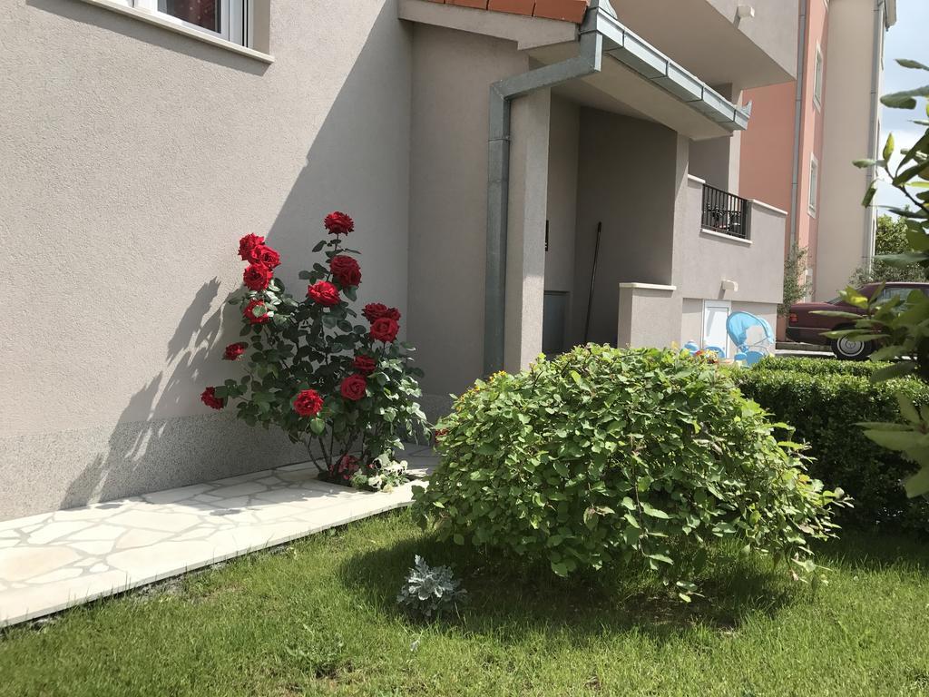 Apartment Karla&Nella Stobreč エクステリア 写真